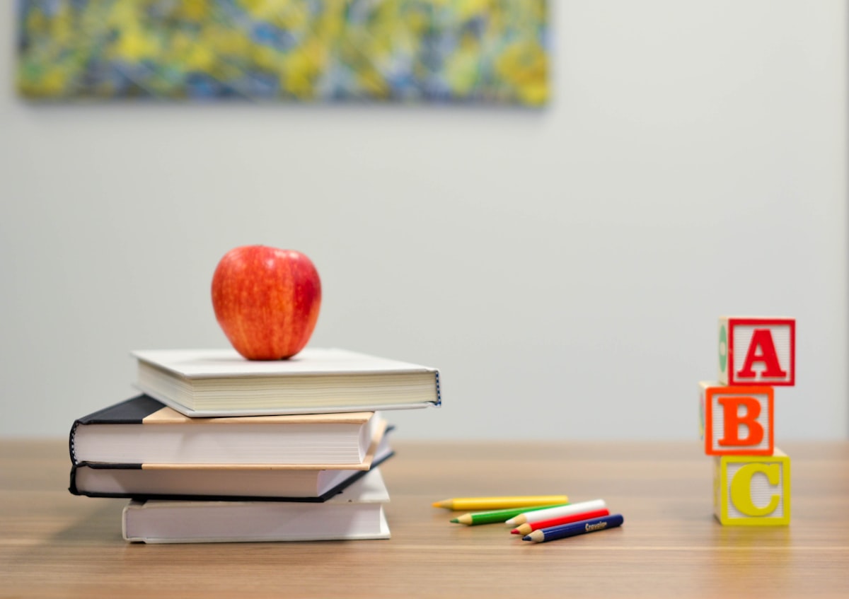 School supplies representing education disputes in Tennessee custody cases